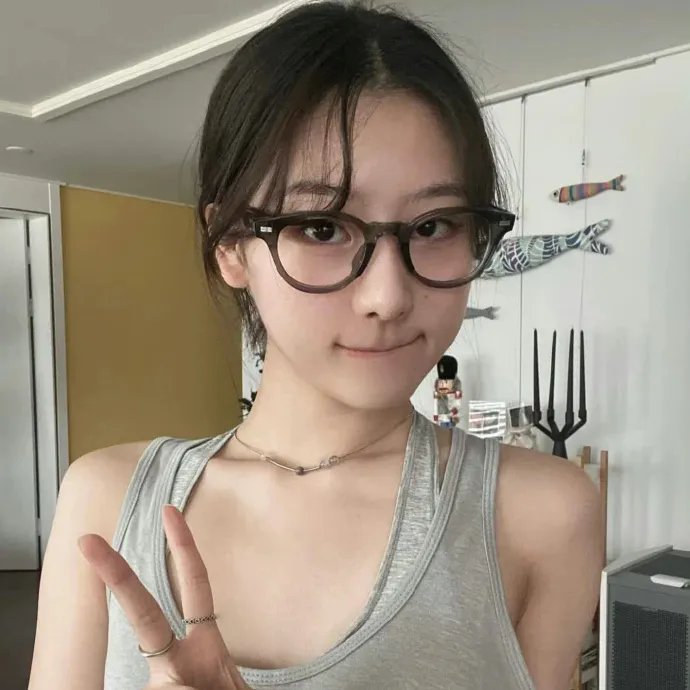 我的麻烦室友海报